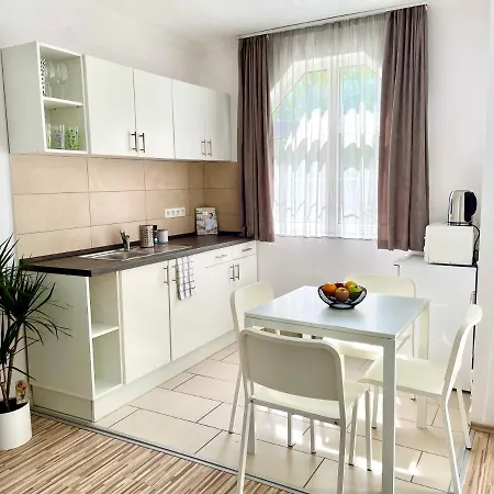 Poolside Apartman Siofok Apartment Exterior photo