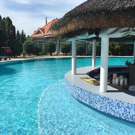 Poolside Apartman Siofok Apartment Exterior photo