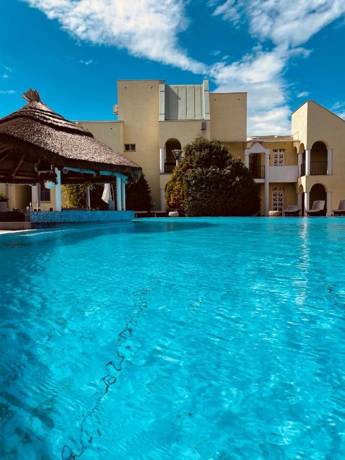 Apartment Poolside Apartman