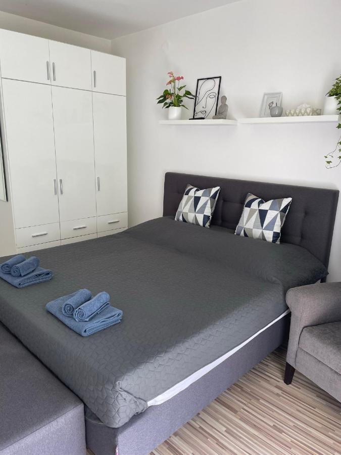 Apartment Poolside Apartman Siofok